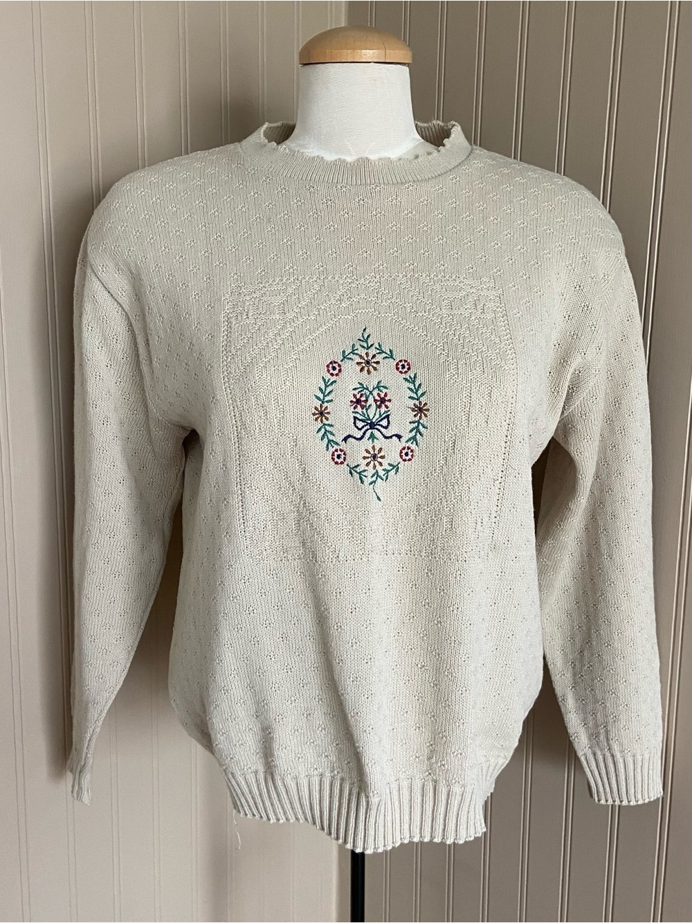 Vintage Granny Cottagecore Beige Knit Sweater Women’s Size medium